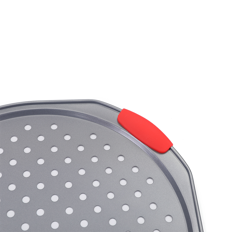 Round Pizza Baking Pan With Silicone Handle