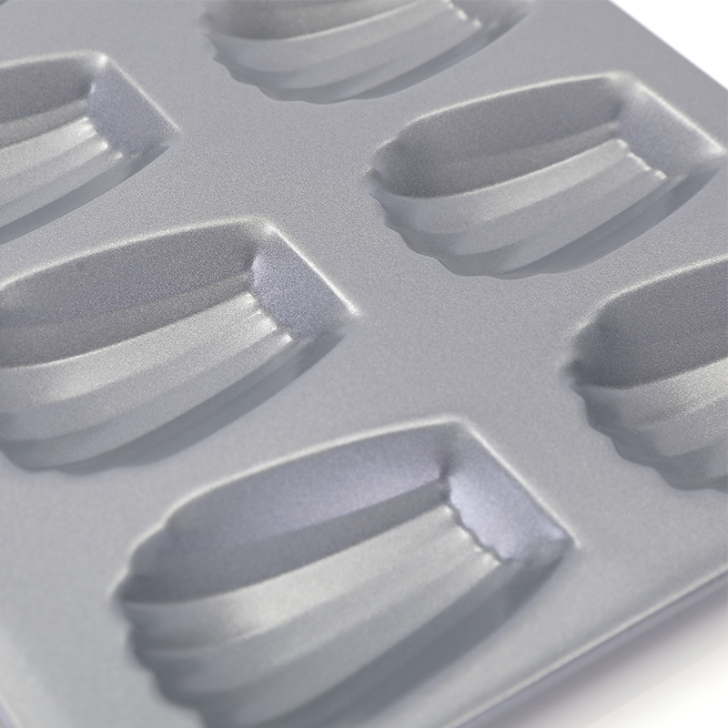 12 Count Madeleine Baking Mold