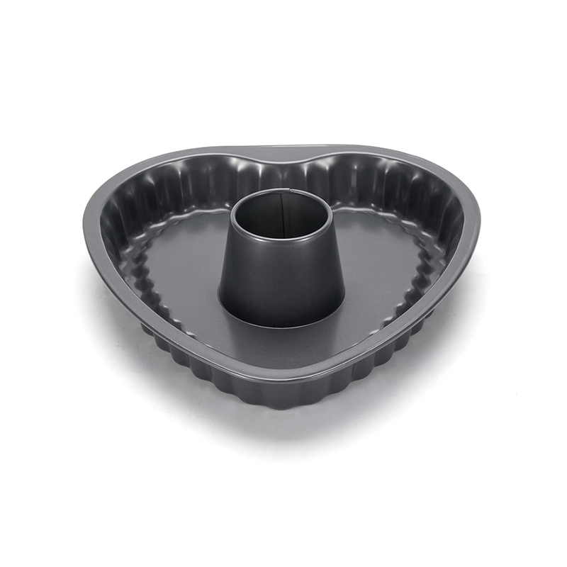 CH-0026A Fluted Heart-Shaped Cake Pan