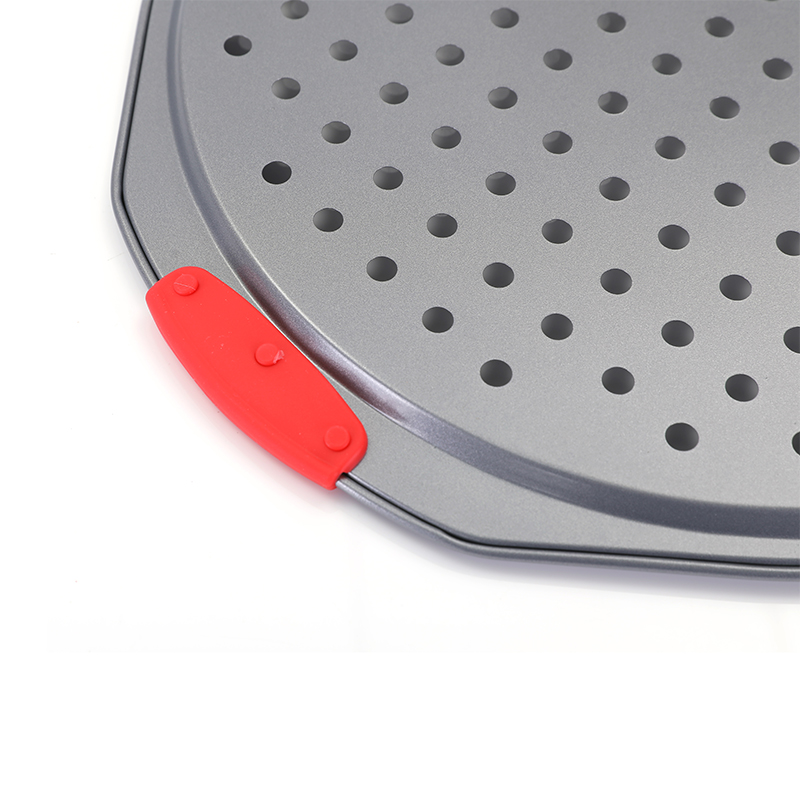 Round Pizza Baking Pan With Silicone Handle